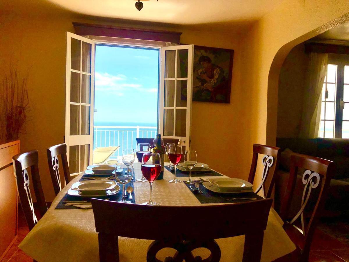 Casa Neves Three Bedrooms And Fantastic Sea View Holiday home *